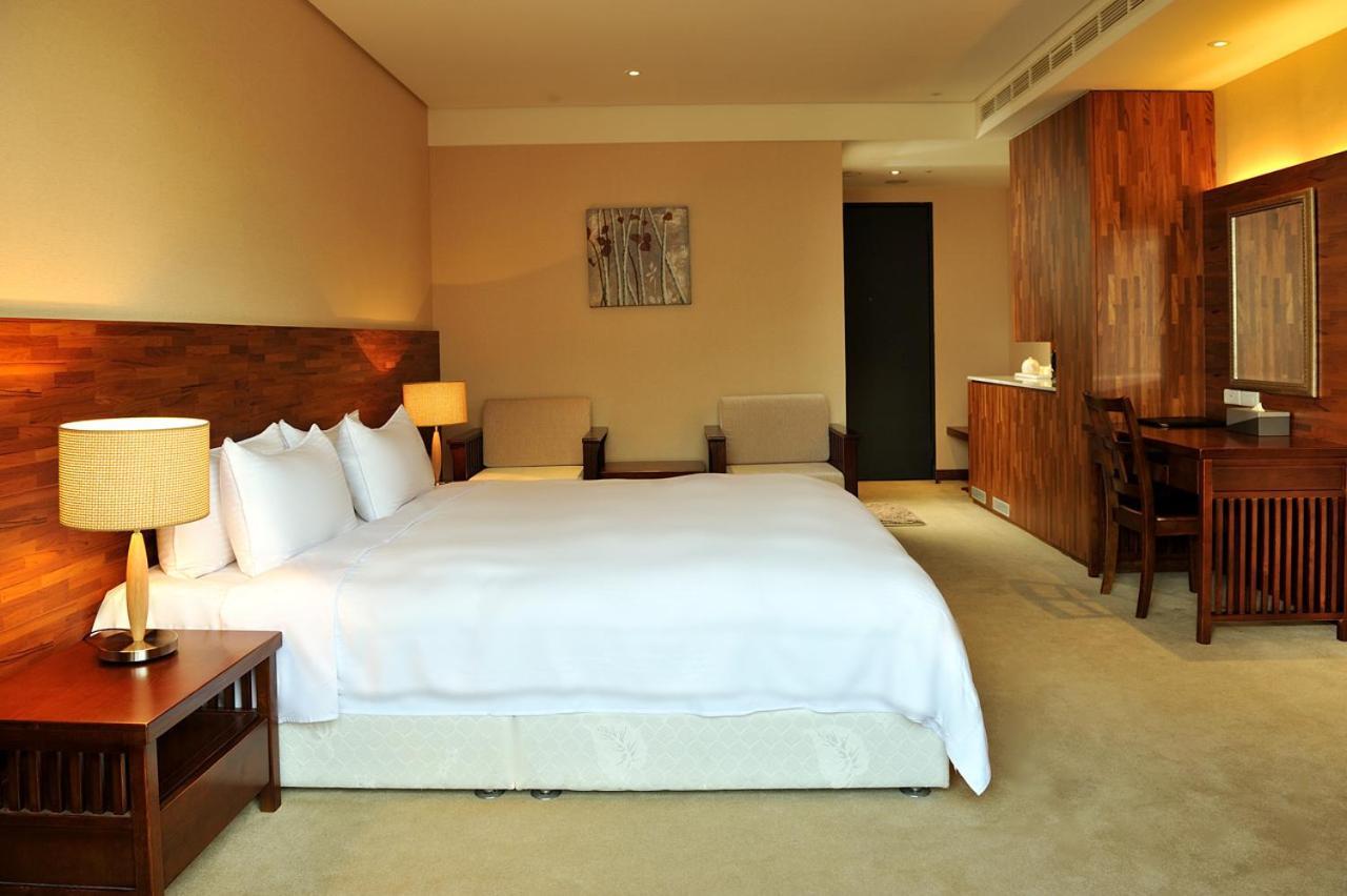 Asia Emperor Hotel Tainan Exterior photo