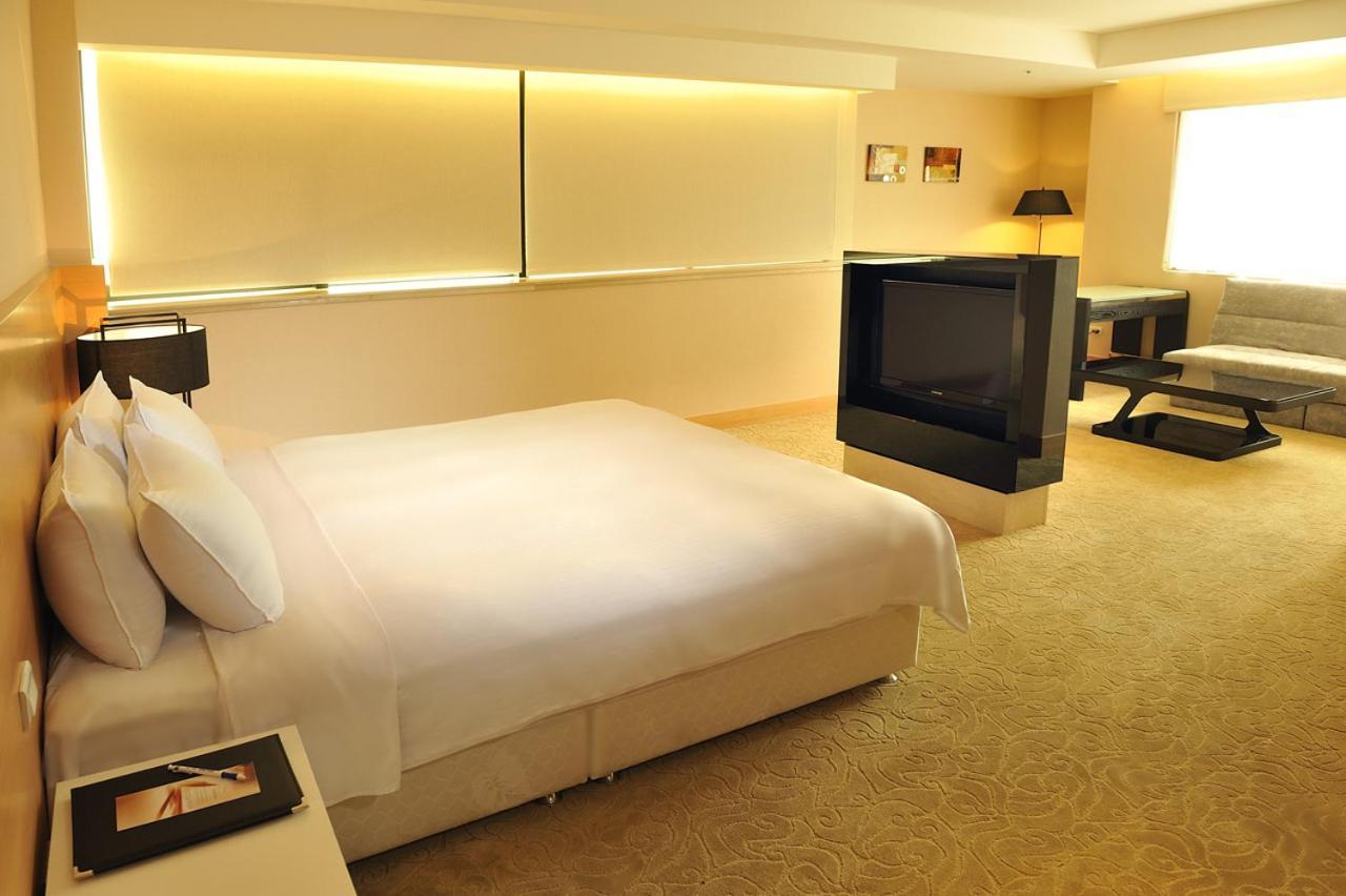 Asia Emperor Hotel Tainan Exterior photo